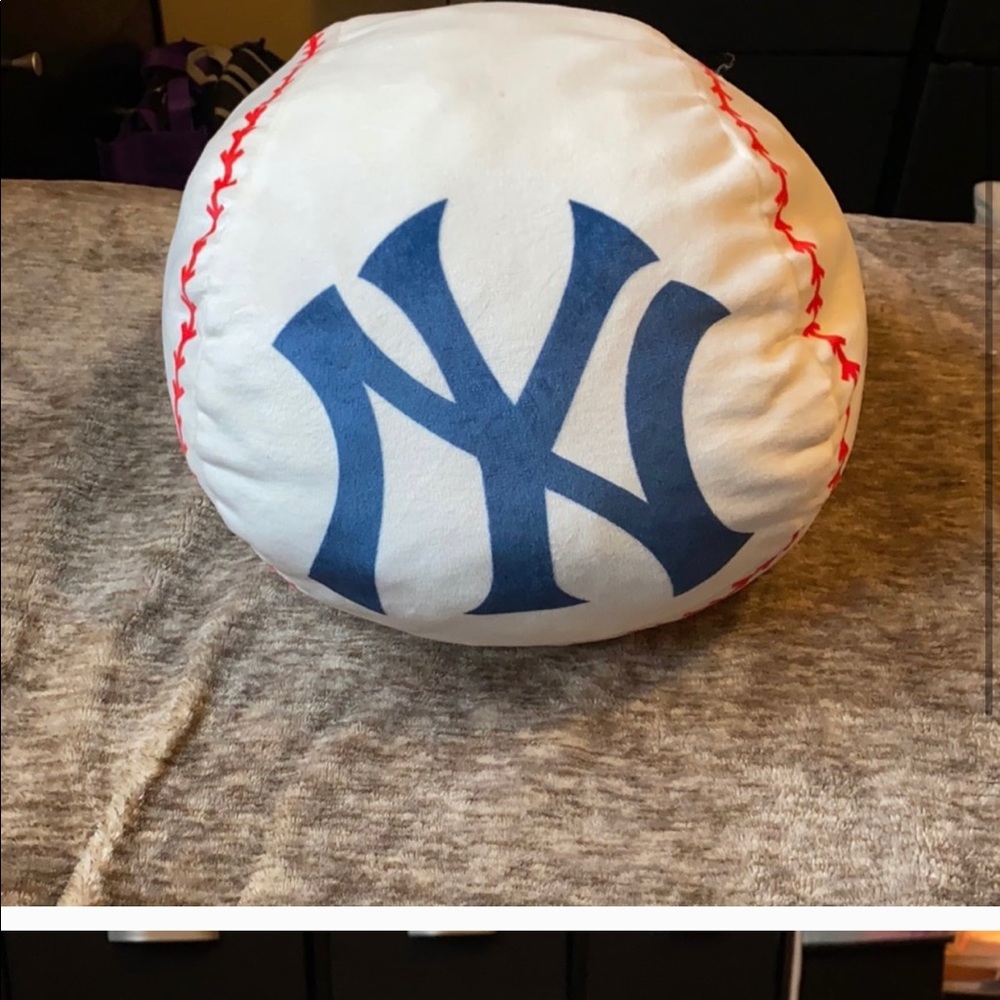 Yankees pillow